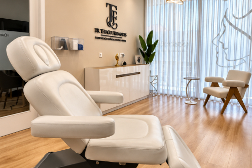 Consultório de harmonização facial do Dr. Thiago Fernandes na Spécialité